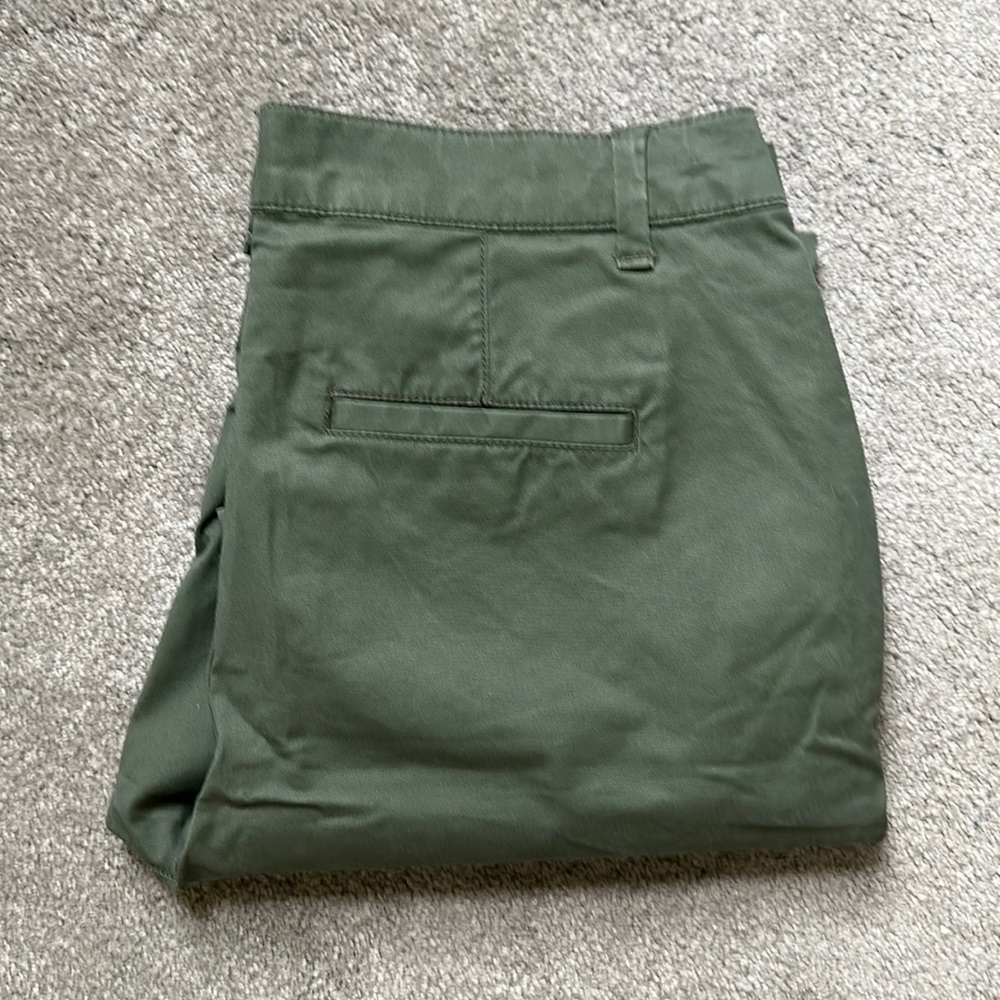 GAP girlfriend, chino
